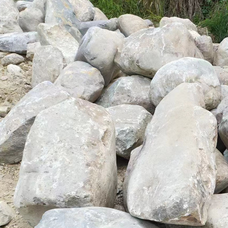 水冲石溪滩石溪坑石大规格鹅卵石河道驳岸石园林工程用石批发