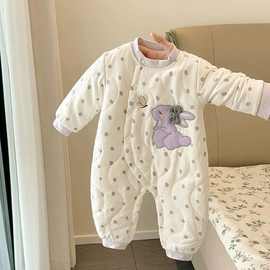 婴儿衣服秋冬装女宝宝夹棉连体衣可爱小兔小月龄冬季外出爬行服