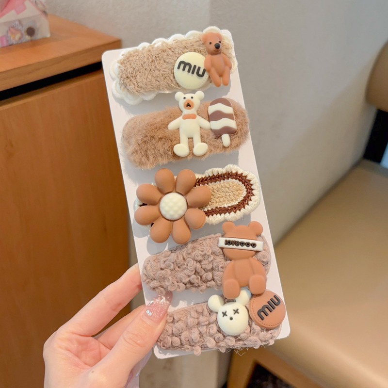 Niña encantadora peluda pel