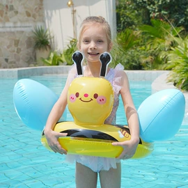 游泳圈;水上充气床;泳裤