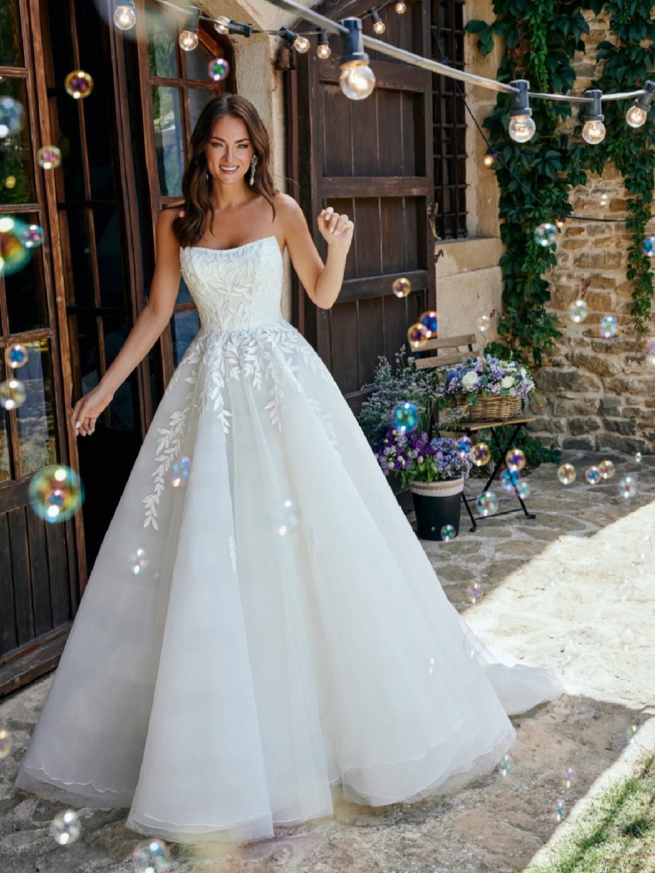 Vestido de novia sin tirantes, nuevo estilo primavera 2026 con cola, estilo bosque blanco, súper mágico, marca independiente, comercio exterior, vestido de noche de alta costura. image 6