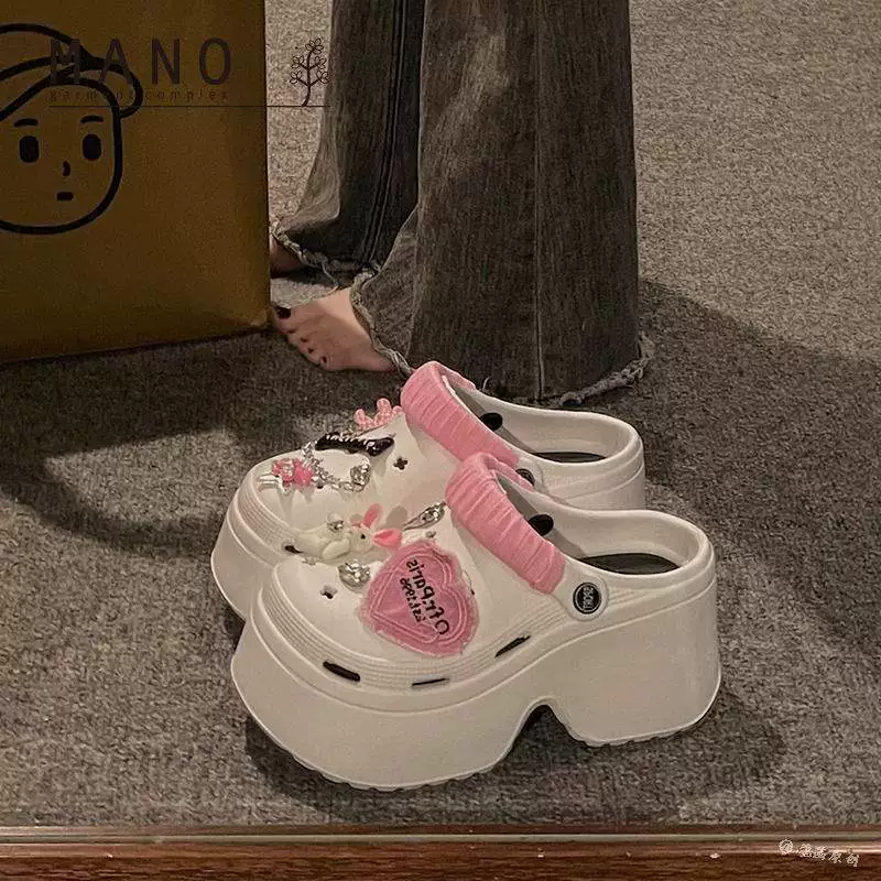 Женские сабо на толстой подошве MANO Sweet Heart, новый стиль лета 2025, сандалии с закрытым носком небольшого размера.