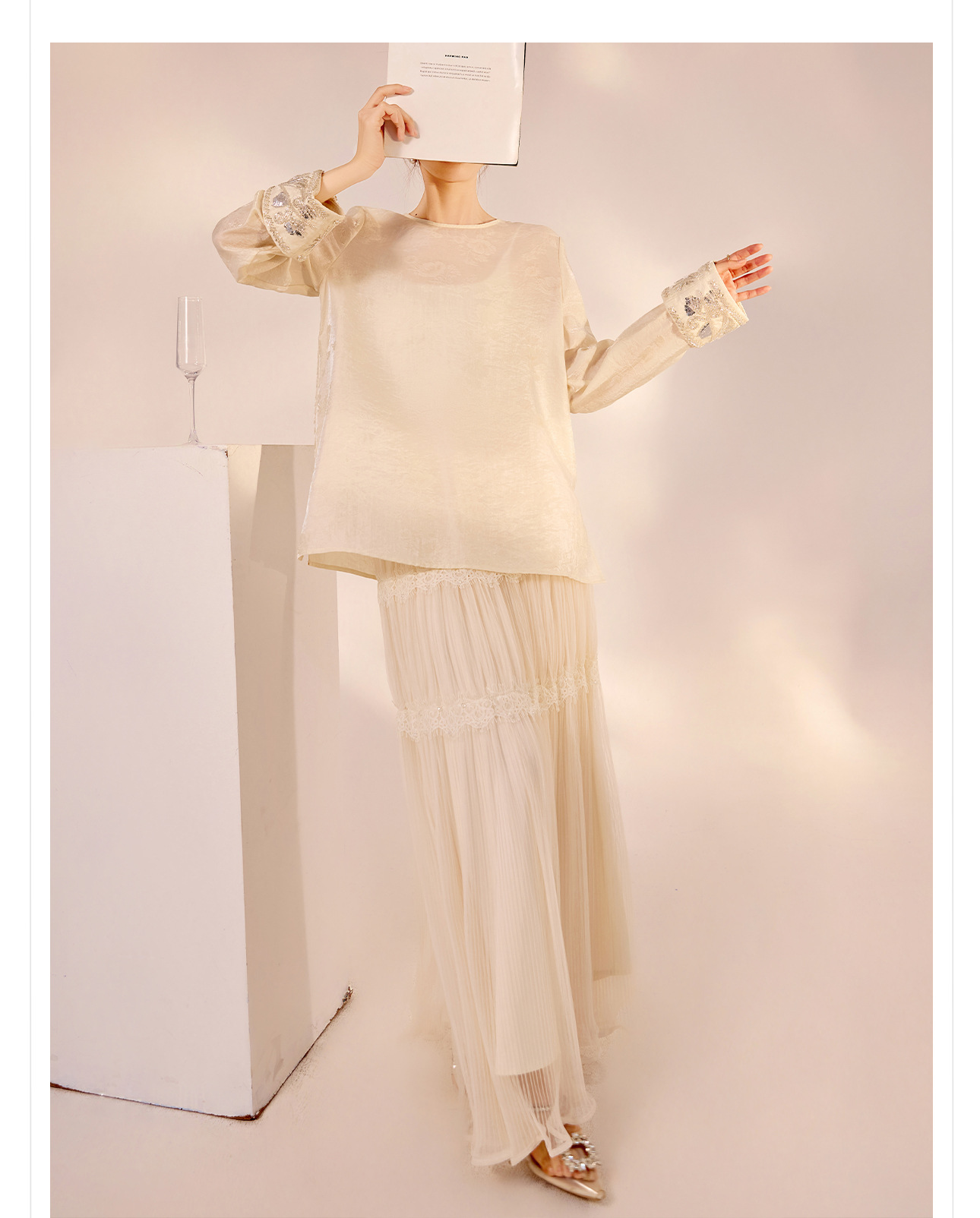 Áo sơ mi nữ dài tay phong cách Trung Hoa mới, đính cườm thêu tay, chất liệu rayon mỏng nhẹ N2071 — Màu hồng, Màu trắng be, Màu vàng nhạt chi tiết 14