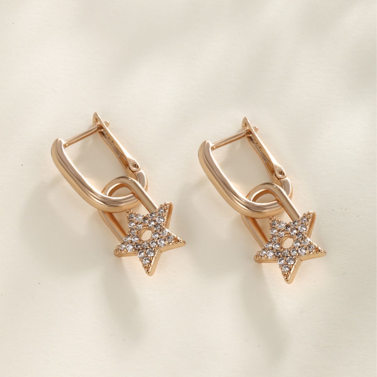 Xuping Amazonas Europa y Estados Unidos personalidad transfronteriza inwind zircon estrella pendientes de verano sensación de nicho orejas para mujeres