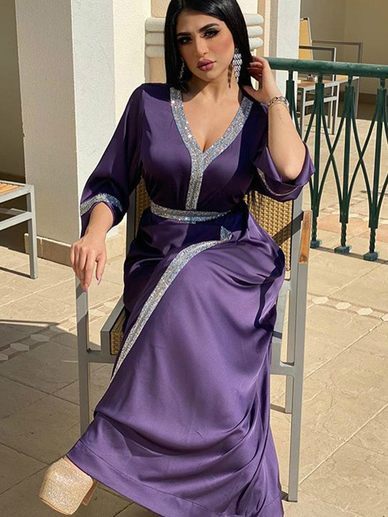 2024 Cross-Border Purple Long-Sleeve V-Neck Rhinestone Embellished Loose-Fit Middle Eastern Women's Arabic Dress_ecoleips.com
