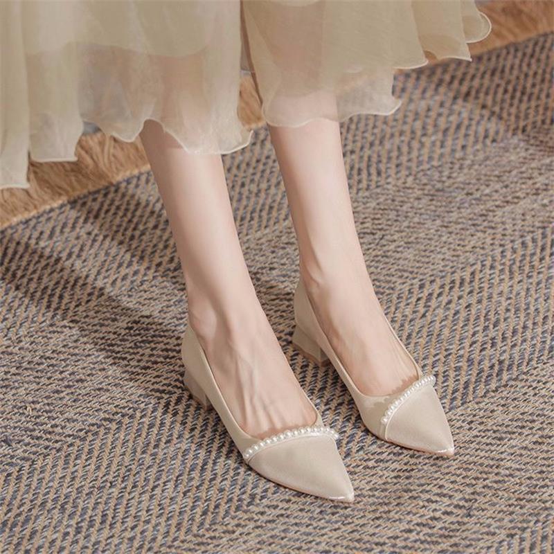 Zapatos franceses de tacón grueso para mujeres extranjeras pueden usar con falda diaria. Nuevos zapatos de boda de tacón alto con punta no cansada.