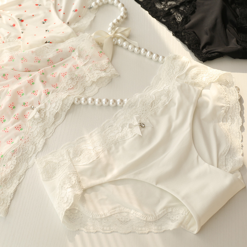 A288牛奶丝女士内裤钻石无痕花边日系少女学生三角裤低腰草莓冰丝