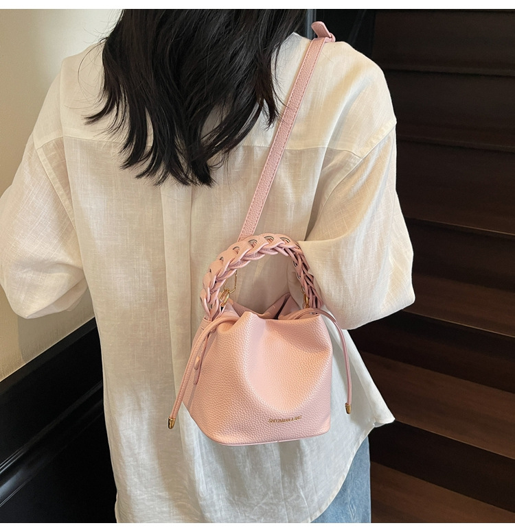 Korean style bucket bag 2025 Summer new style, trendy and versatile, women's crossbody, niche and super popular single-shoulder bag undefined