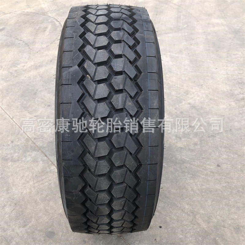 宽体拖车钢丝真空轮胎425/65R22.5