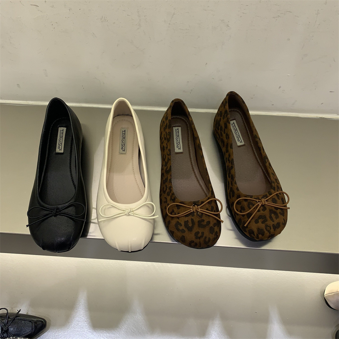 내부 키높이 기능이 있는 프렌치 스타일 라운드 토 레오파드 프린트 여성용 펌프스, 2026년 봄, 스커트와 함께 착용하기 좋은 웨지힐, 리본 장식, 유니크한 디자인의 이브닝 슈즈