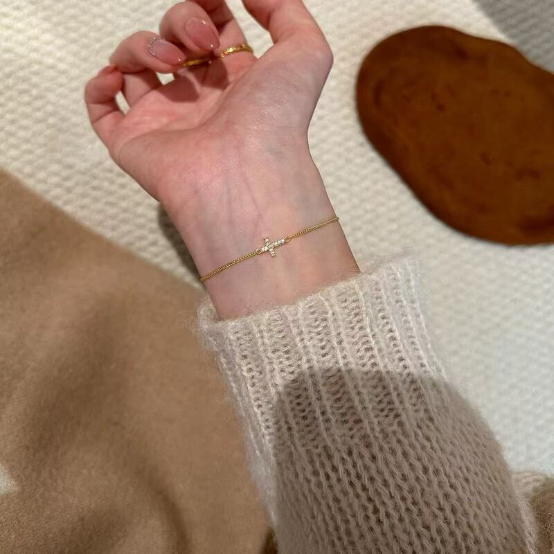 Cross-border Hot Faith Cross Bracelet Women's Simple Niche Design Diamond Bracelet Stacked Wear Design Bracelet Super Flash