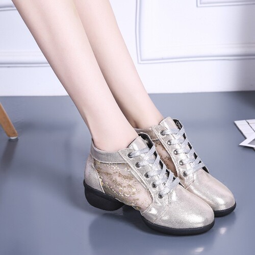 Meidemei's new spring and summer dance shoes for women, mesh breathable dance shoes, square dance shoes, hollow soft-soled dance shoes
