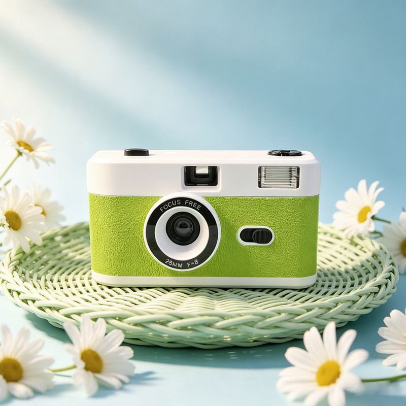 New 35MM disposable retro film camera with flash, can be used multiple times, can be customized as a gift for friends and relatives New 35MM disposable retro film camera with flash, can be used multiple times, can be customized as a gift for friends and relatives