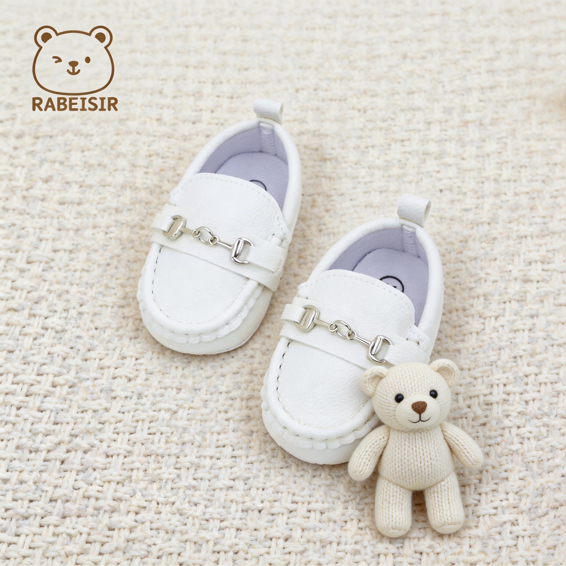 Zapatos de bebé populares de marca transfronteriza para primavera y otoño, zapatos antideslizantes ligeros para primeros pasos, mocasines con cadena pequeña.