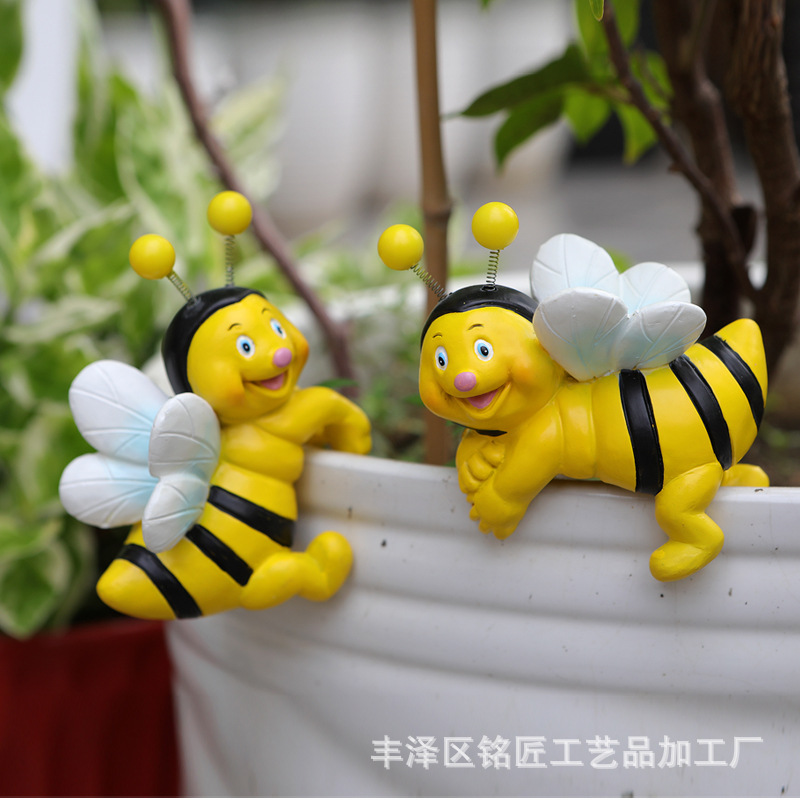 Cross-Border Cute Little Bee Ornaments, Flower Pots, Hanging Tanks, Resin Pendants, Creative Insect Tank Decorations, Gifts