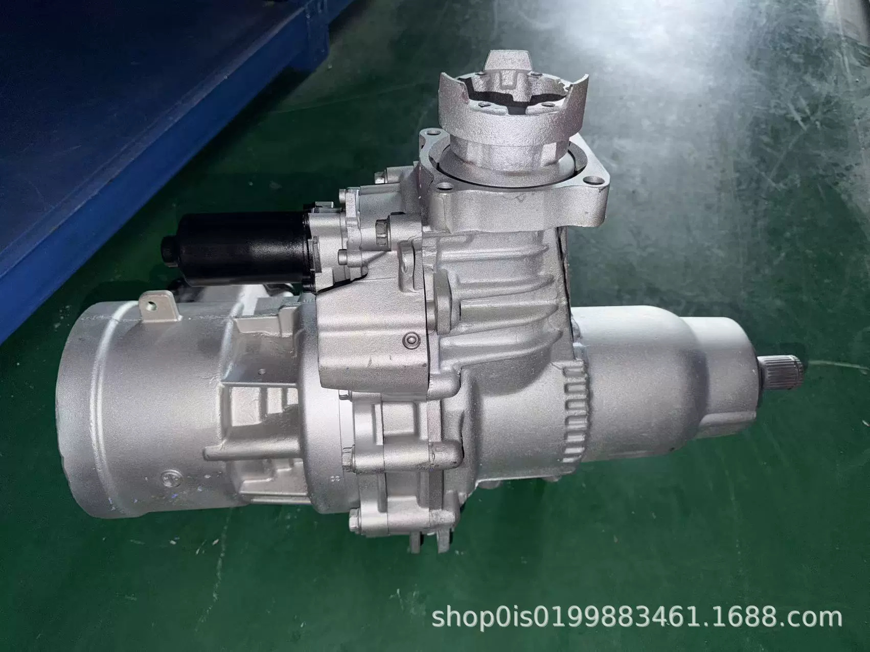 Jeep Cherokee rear differential assembly 68545101AC, for 2.4L and 3.2L models, four-wheel drive