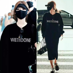 超火のスターの趙露思同金の真珠のLOGOカップルのカジュアルでゆったりしている長袖のtシャツの男女の底のシャツのtee
