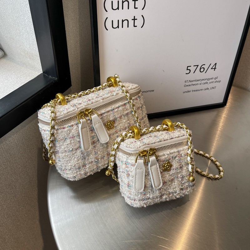 classic style woolen mini chain bag for women 2022 new special-interest design box bag autumn and winter wild crossbody bag