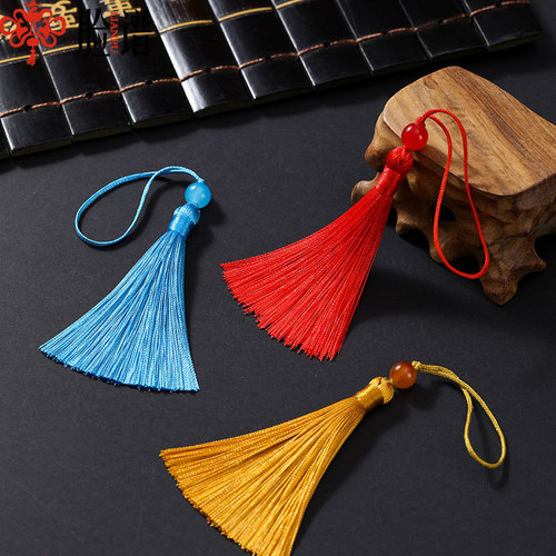 7CM bookmarks, small tassels, tassels, jade beads, hanging tassels, U disk sachets, sachets, pendants, fans and pendants wholesale