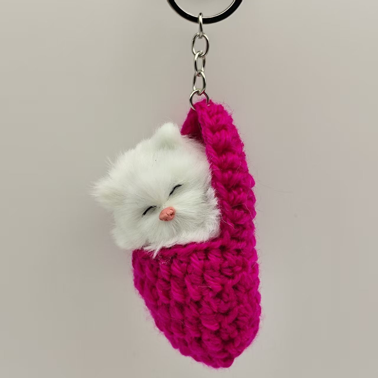 Llavero de peluche con diseño de gato durmiendo, colgante para bolso, teléfono, cordón para coche, pequeño regalo de animales, regalo navideño