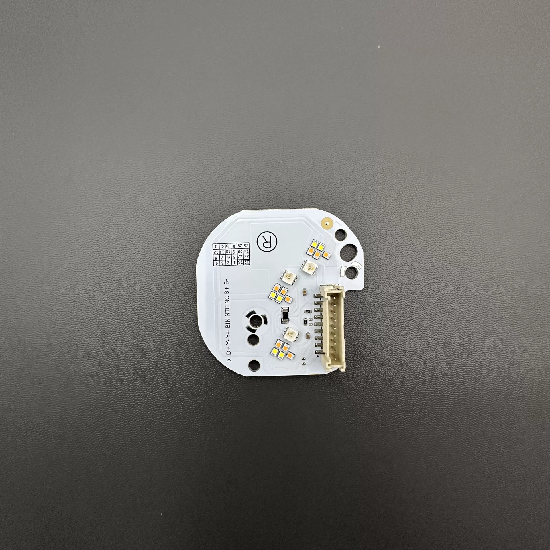 Light source chip sub-factory plug co-pilot d-d+