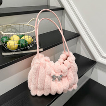 毛绒包包女2025新款时尚洋气百搭腋下毛毛包小众设计感手提单肩包
