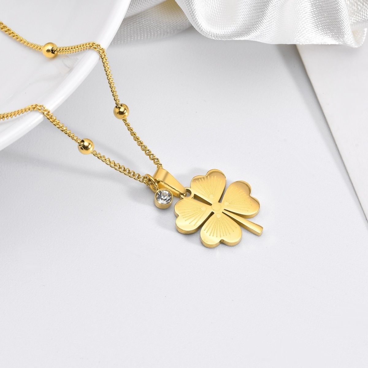 Edelstahl Kleeblatt Langkette Mit Diamanten Luxuriös Funkelnd_voghion.com