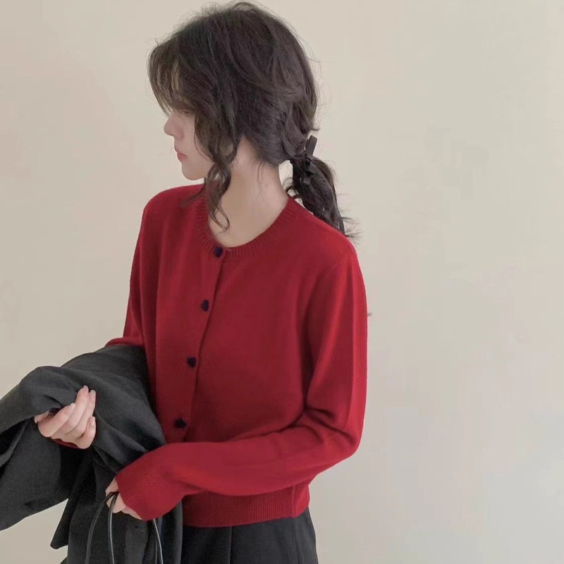 French-Style Sweet Heart Button Loose Versatile Knit Cardigan for Women, New Autumn and Winter Soft Sweater Top for Petite Figures