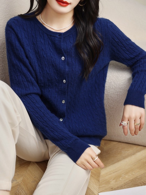 春と秋の新商品の丸首のニットの女性のニットのカーディガンのコートのセーターの上着の女性のファッションの修身の麻花の長袖|undefined
