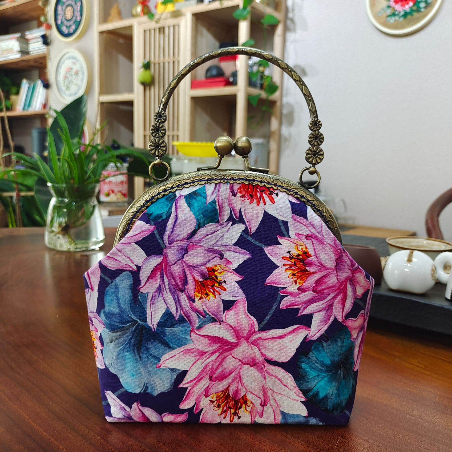 Nuevo estilo creativo hecho a mano diy billetera boca bolsa de oro bolsa de almacenamiento de material auto-bordado bolsa de patchwork bolsa de mensajero