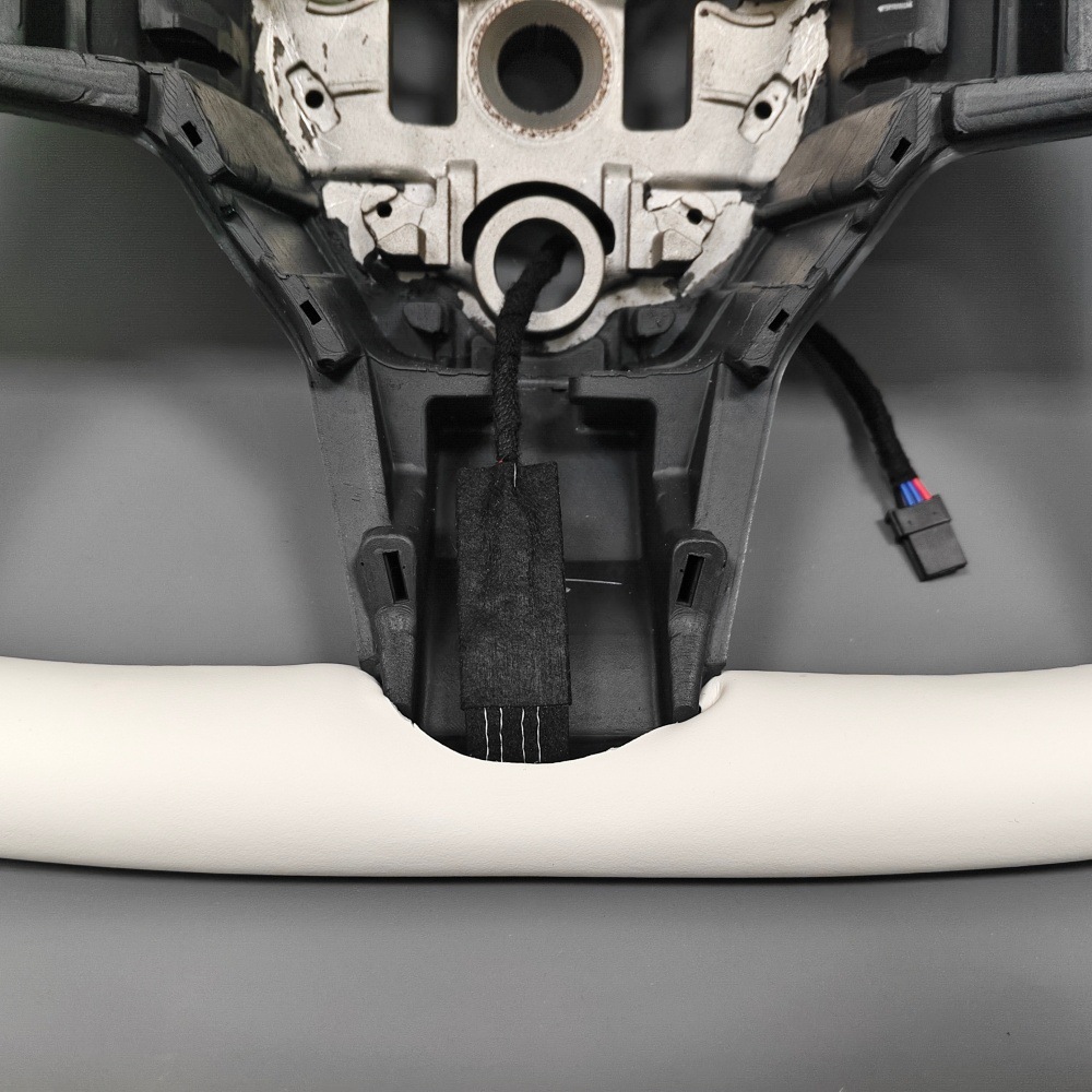 Suitable for Tesla Model Y/3 New Yoke Racing Square Steering Wheel Frame Modification with Heating