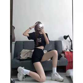 辣妹牛仔裤女高腰弹力翘臀显高修身黑色热裤直筒跳舞短裤春夏新款