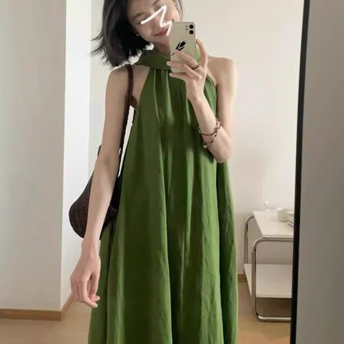 French high-end green hanging neck dress, children's summer 2025 new seaside vacation temperament long dress