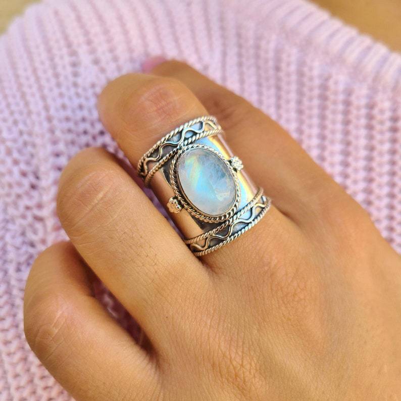 Vintage Bohemian Moonstone Ring In Antique Silver Mesh Design_voghion.com