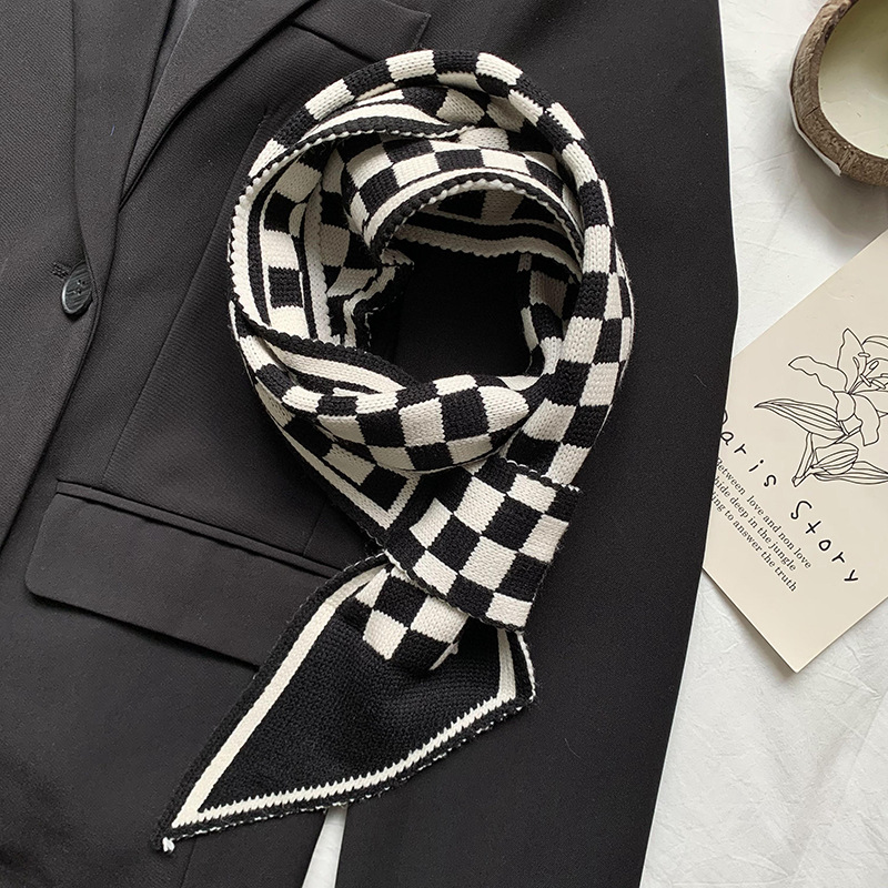 Bufandas de punto de alta sensación de nuevo estilo coreano otoño invierno versátil tablero de ajedrez perforación toallas de orejas perezosas cruzada guillera