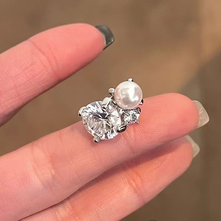 Lámpara pequeña parpadea de zircon perla crimpos de hueso de orejas de nicho de diseño indolor sin agujeros de orejas crimpos de orejas cuadrados y fríos