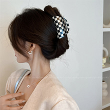 �ڰ���P��ץ�A�W�t���|�l��ǧ�B��l�AŮ���X�ױP�l���~�A�Ӱl�