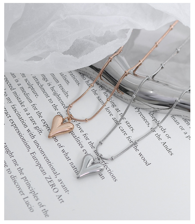 Fashion Mini Peach Heart Titanium Steel Necklace Wholesale display picture 8