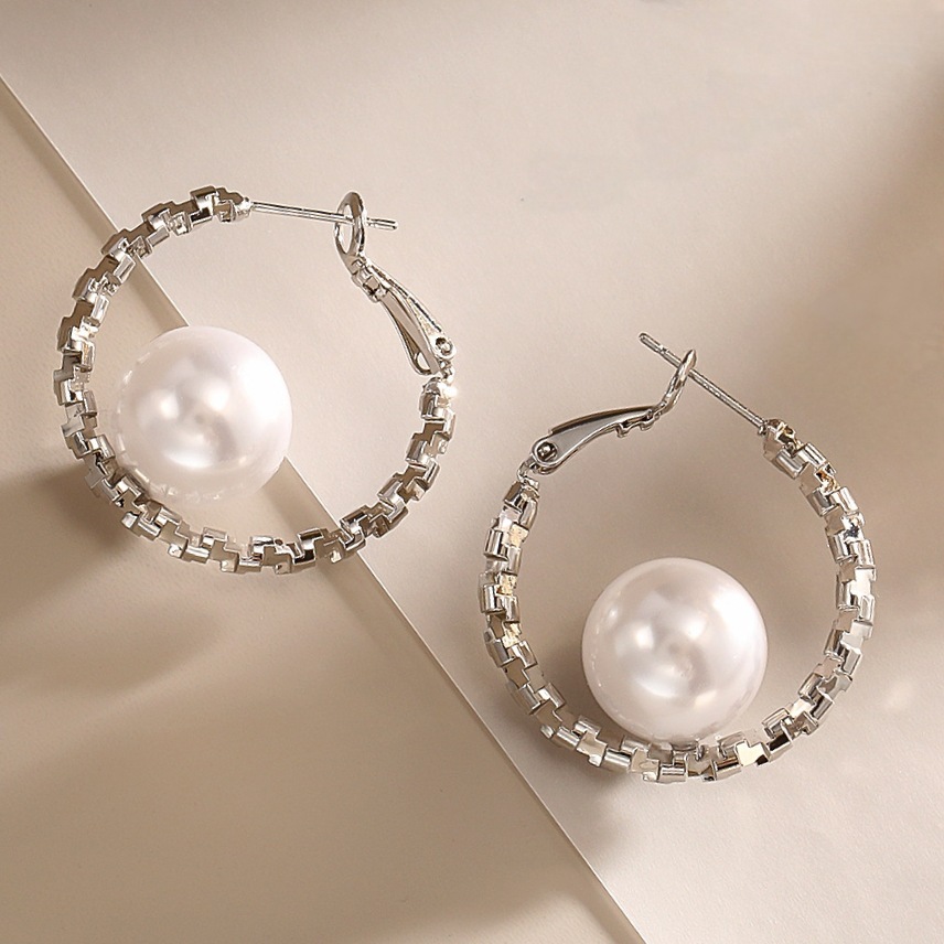 fashionable elegant universal earrings from pearl