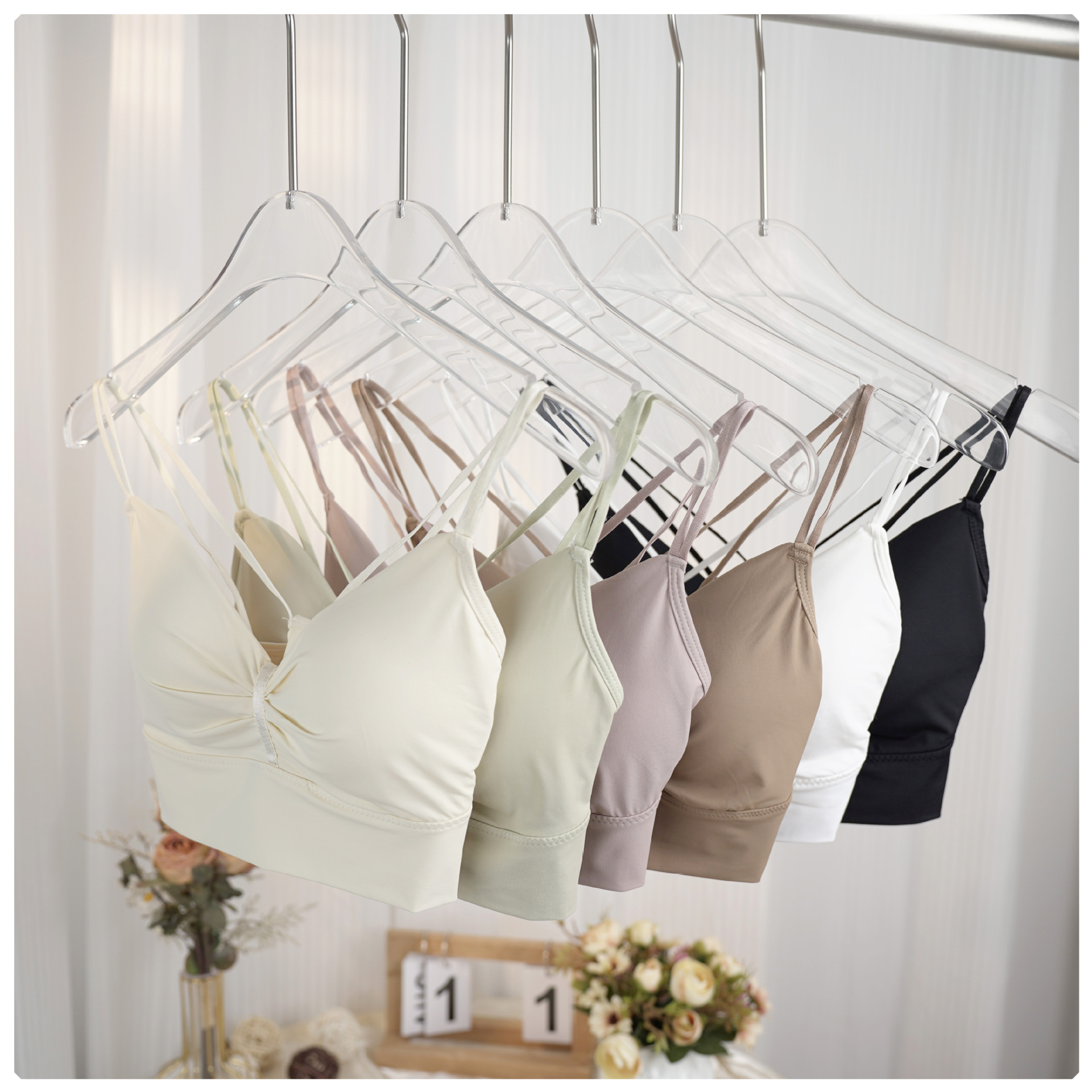 Sweet Style Exquisite Fashion Stylish Solid Color Sling 2024 Autumn and Winter New Short Vest Niche Private Base Shirt