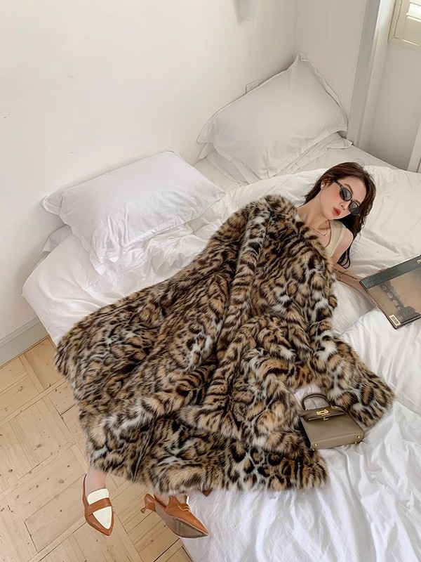 卸売ヨーロッパとアメリカの新しい冬の女性の毛皮コート模造ウサギの毛皮ミッドレングス耳フード付き毛皮コートヒョウ柄|undefined