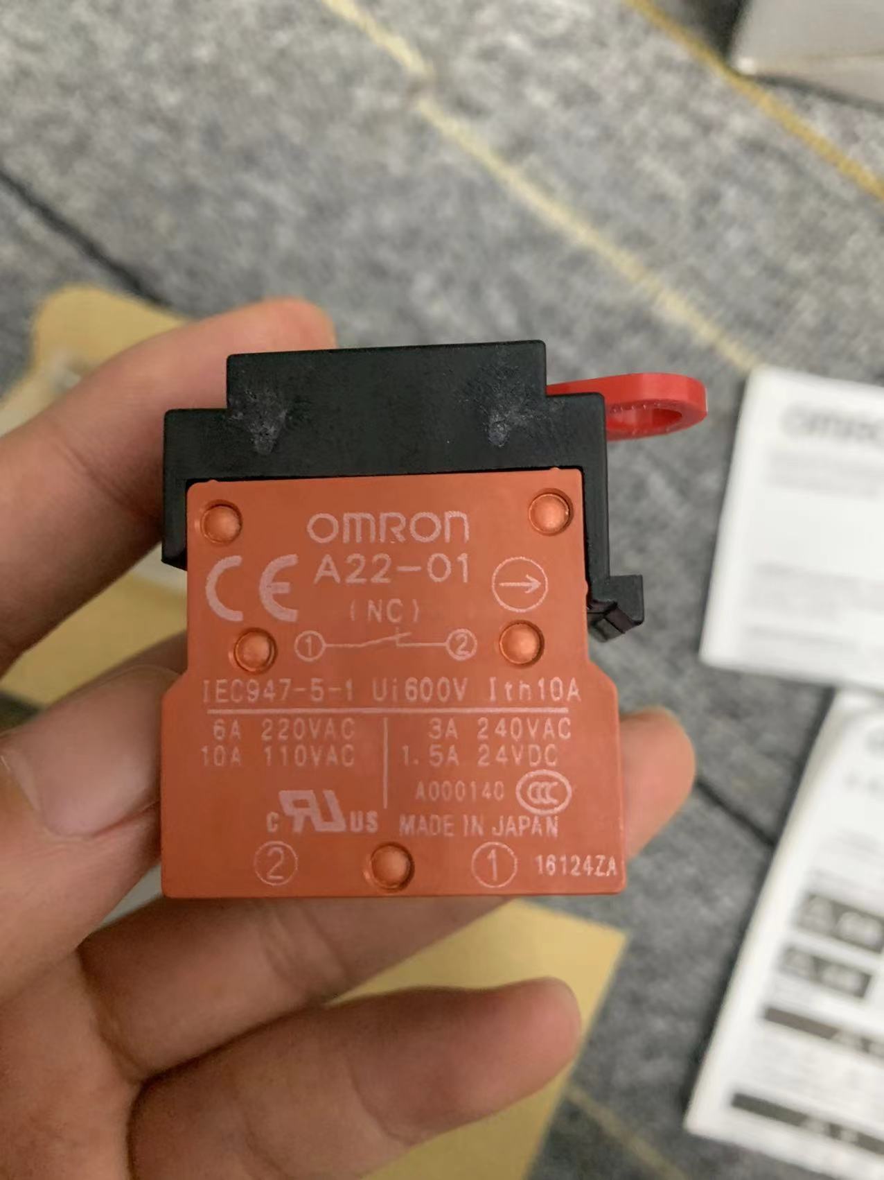 【中崎】代表处供 日本OMRON欧姆龙 A22TK-2LR-12-K01 安全键开关