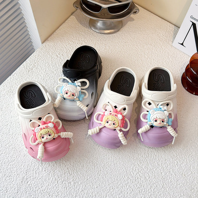 Детские мультяшные милые тапочки в стиле Crocs, нескользящие модные универсальные женские тапочки, градиент, коллекция 2025 года, подходят для носки на улице, можно носить двумя способами