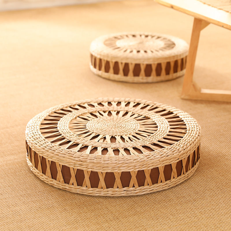 Estuilla de futón de paja artesanal nórdica en el suelo de estilo tatami japonés estuilla de ventana flotante doméstica adorando al budismo estuilla de meditación