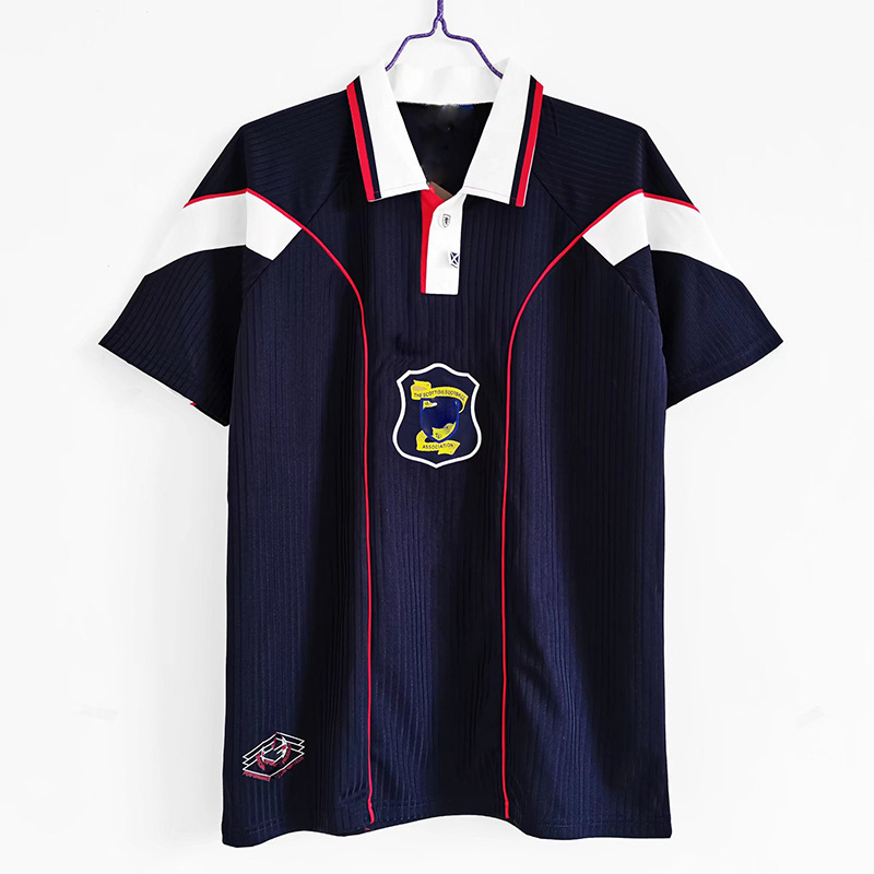 レトロなドイツのサッカー服の主な客席です。|undefined