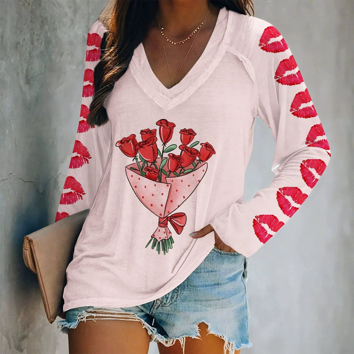 Оптовая продажа женских футболок с V-образным вырезом, длинным рукавом, свободного кроя, с цифровым принтом, новинка весны 2025 года, кросс-бордер, хиты продаж ко Дню святого Валентина