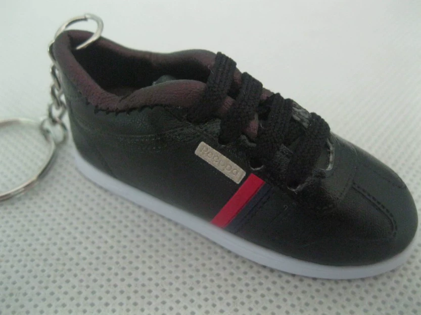 Simulation sneaker keychain shoe keychain sneaker key