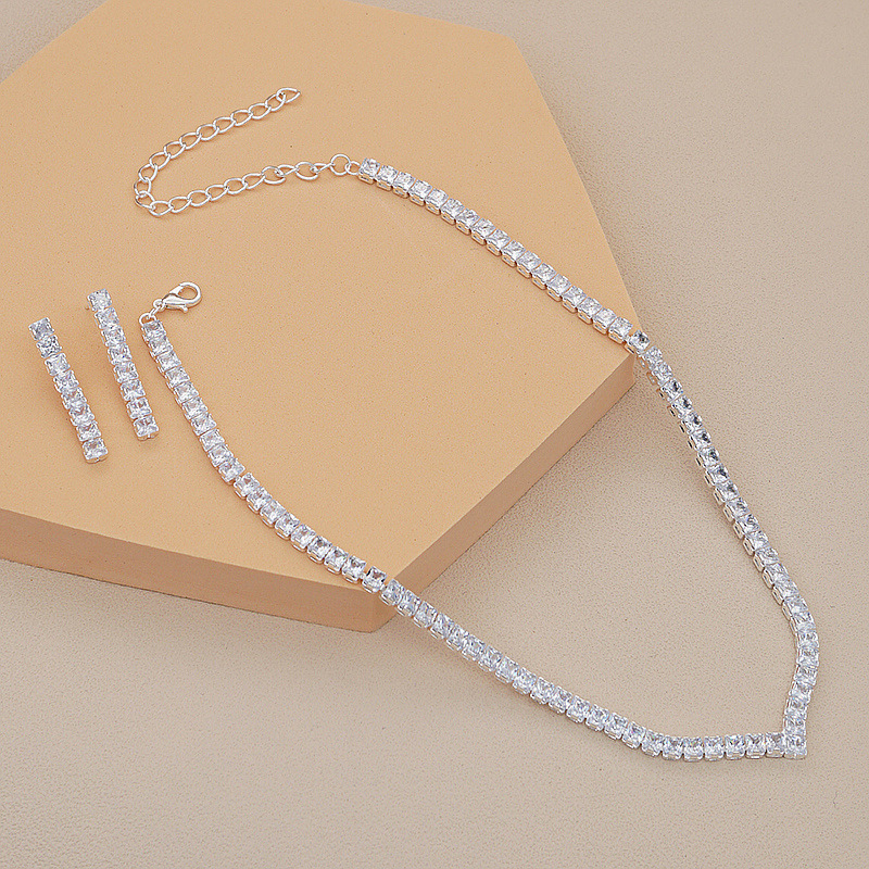 42g Weight Artificial Rhinestones Inlay Material Jewelry Set Classification Earrings + Necklace Quantity Holiday, Banquet Occasion Copper Material Geometric Pattern Women's Gender Plating Design Simple Style Style Copper Plating Geometric Artificial Rhinestones Jewelry Set 5