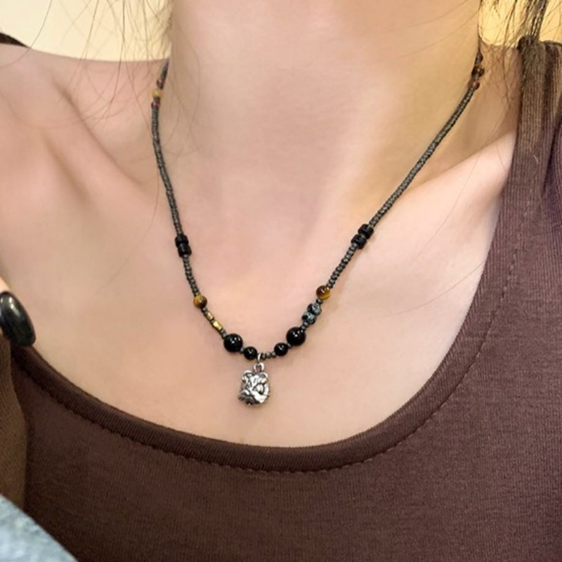 2304184 (1) 复古串珠醒狮项链2022年新款潮轻奢