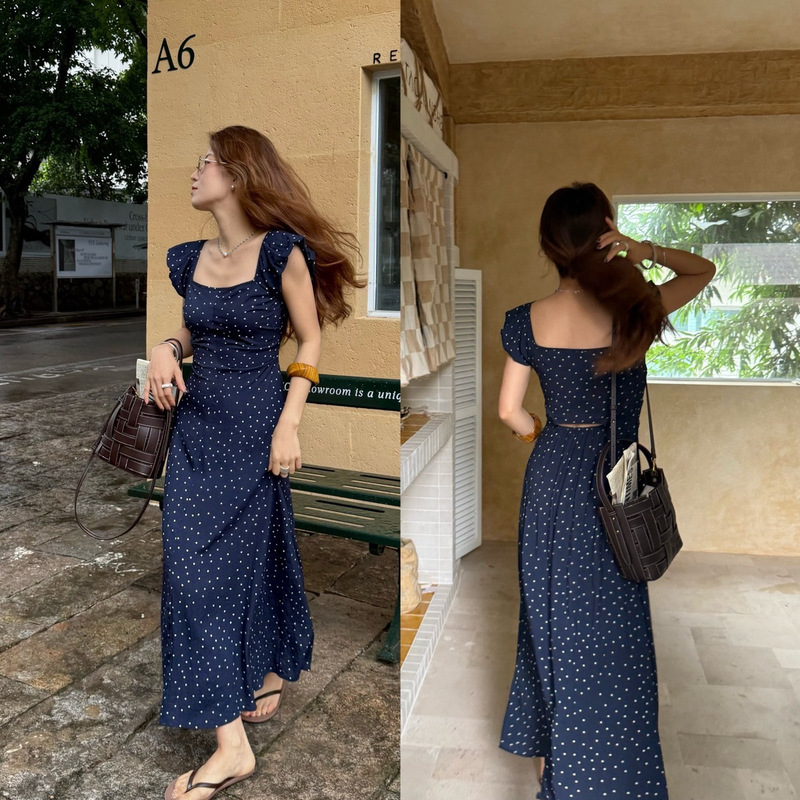 【Fei】Light French-Style Vintage Polka Dot Dress with Cut-Out Back Design, Waist-Cinching, Slimming Effect, and Fluttering Sleeves 【Fei】Light French-Style Vintage Polka Dot Dress with Cut-Out Back Design, Waist-Cinching, Slimming Effect, and Fluttering Sleeves